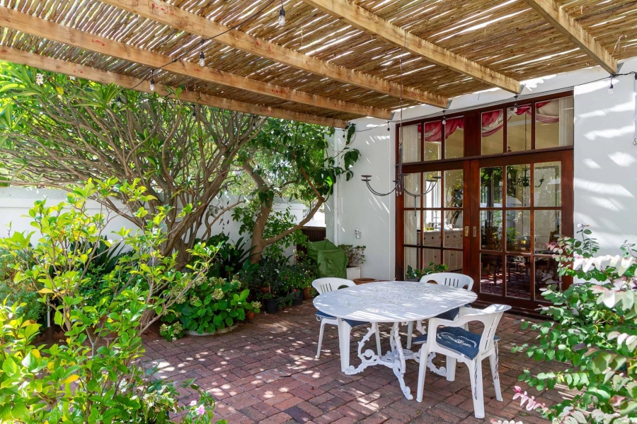 4 Bedroom Property for Sale in Bantry Bay Western Cape